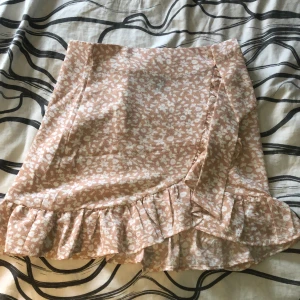 Kjol - Från Shein köpte för ungefär 200kr, storlek xs 