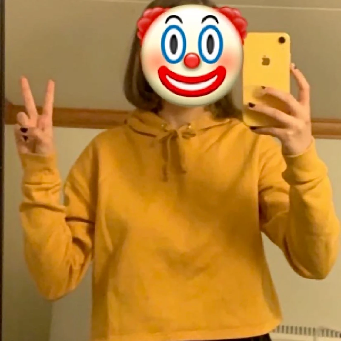 Gul hoodie strl S - 90