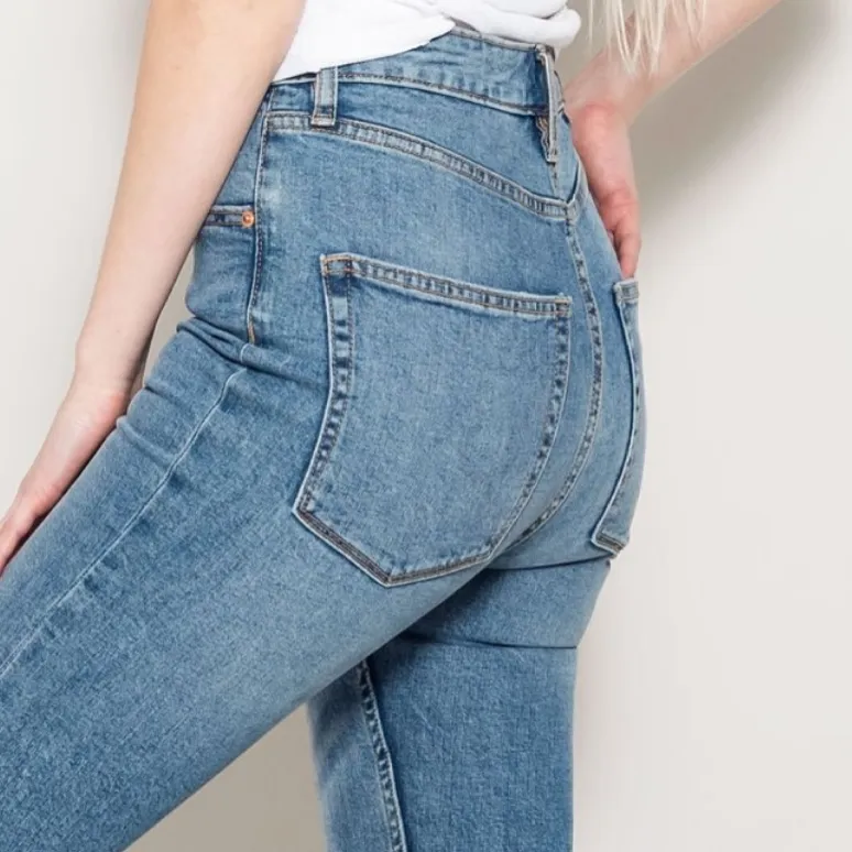 Ett par fina jeans från Lager 157 i storlek L. Oanvända!. Jeans & Byxor.