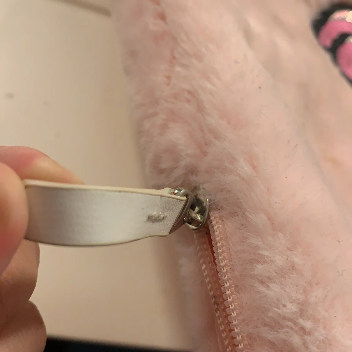 Monki fluffigt datorfodral  - 91