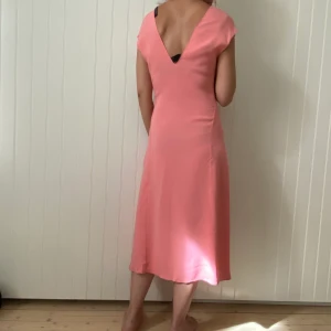 Open back pink dress from zara - Pink dress from Zara. 