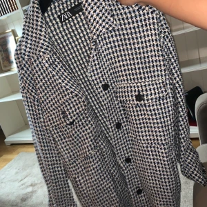 Zara jacka - Storlek S. Använd 3 gånger 