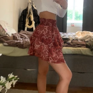 Kjol från Gina  - Superfin kjol från Gina i 38 men sitter som 36 också! 