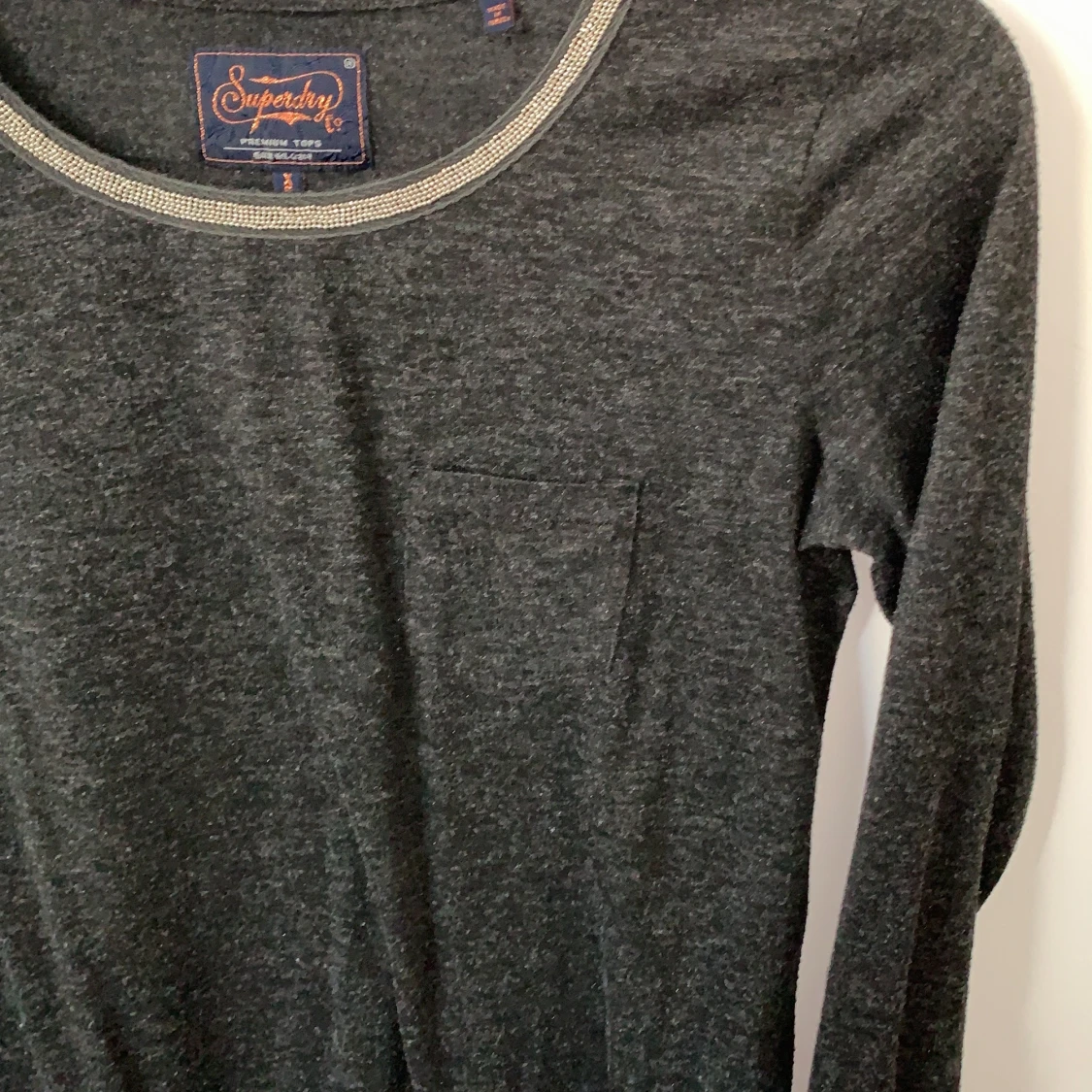 Svart (glittrig) tröja- Superdry - 90