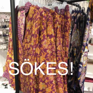  - Sökes loungeset från indiska!!! Även andra mönster/färger kan vara av intresse. Hör av er!!!