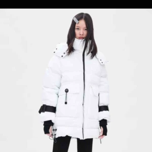  - VADDERAD OCH VATTENTÅLIG KAPPA SORONA® DUPONT™ LIMITED EDITION!  Helt slutsåld jacka från zara. Helt oanvänd och alla lappar kvar