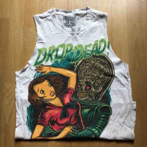  - Linne från dropdead Nerklippt till ett linne från en t-shirt 