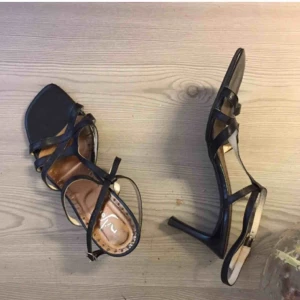  - Frakten är inräknad i priset. 