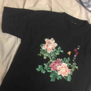  - Står inget märke,Frakten kommer på 55kr extra. 