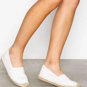  - Espradillos från NLY shoes. ALDRIG använda, inte ens haft en fot i då de var för små för mig! Tunna o svala. 🙌🏼