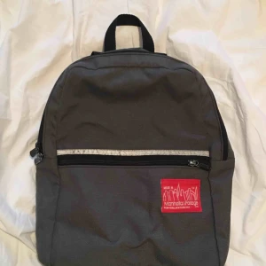  - Snygg och stilren rygga där du får plats me de mesta.