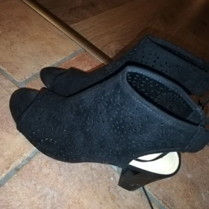  - Använd en gång. Den passar både storlek 38 och 39