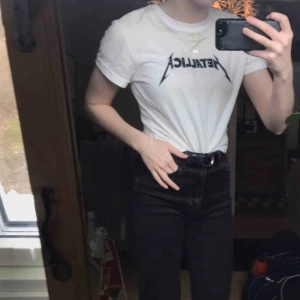  - Tröja med Metallica tryck från Hm.Endast använd 3 gånger 