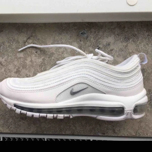  - Säljer mina fina Nike air Max 97or. Är i jätte fint skick. 