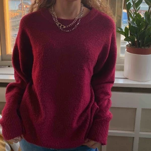  - Jättefin stickad tröja💖tröjan är i xs men jag skulle bedöma den som s. Sparsamt använd och bara kvalet 💖