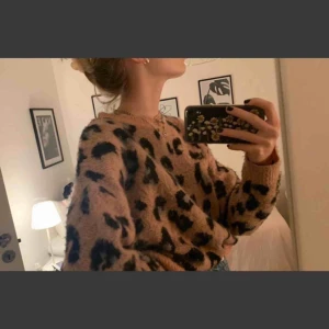  - köpt för ett år sen. Fint skick, skriv för fler bilder🤍🤍