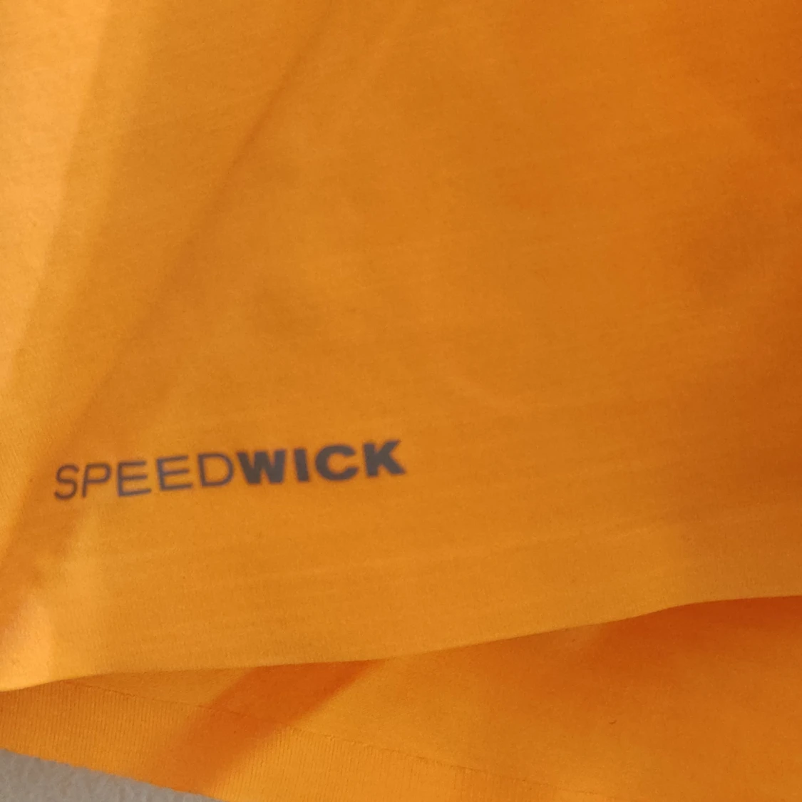 Nytt Reebok linne orange small - 91