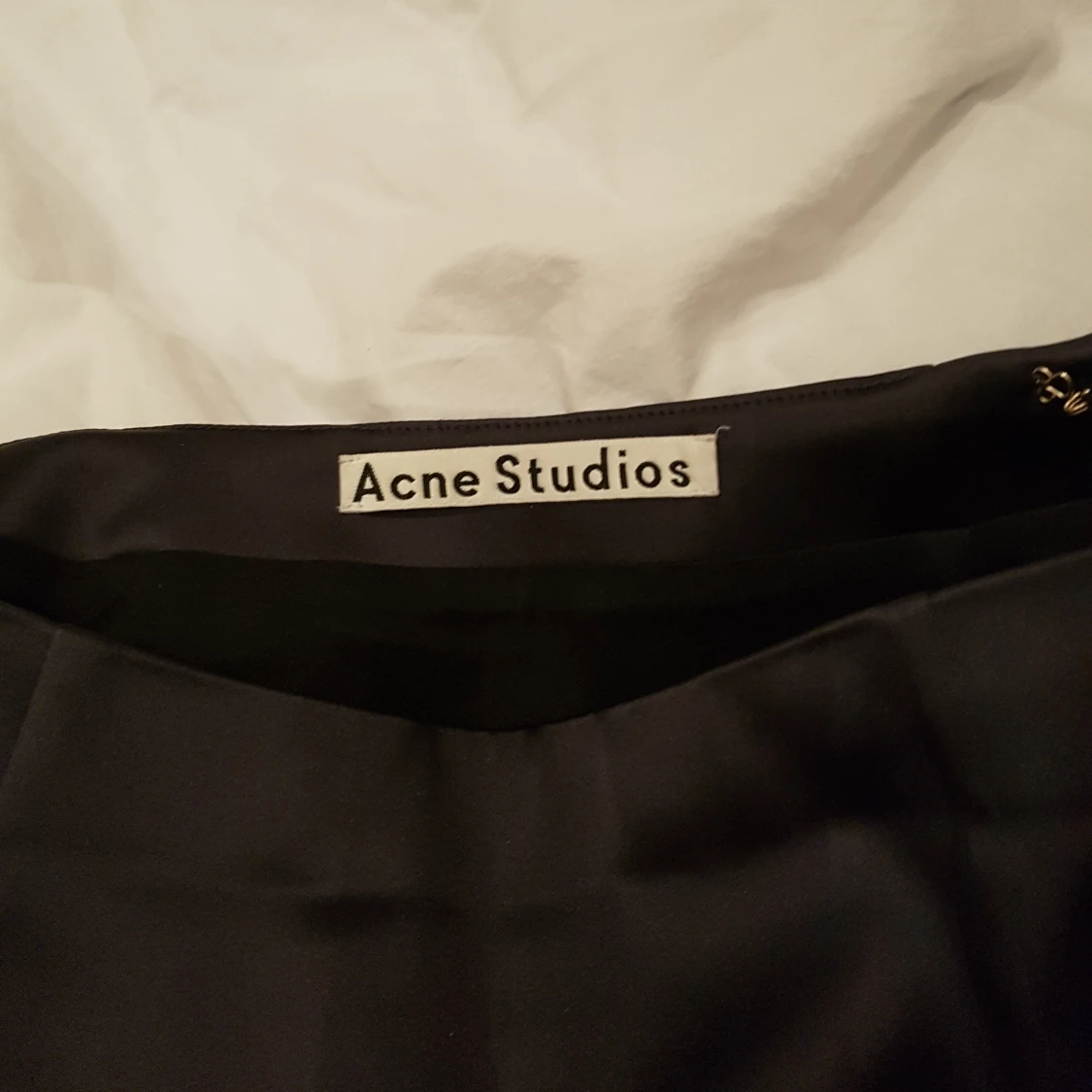 Satin kjol från Acne - 91