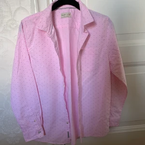 Zara skjorta - Aldrig använd väldigt bra skick