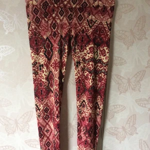 Tights - Från Stradivarius. Spännande mönster. 