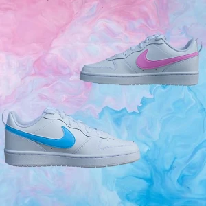 Customized Nike - F I⚡️⚡️Y    B U B B L E    1 par handmålade sneakers.   Modell: Nike Court Borough Low 2 Storlek: 38.5  Permanent färg, 4 målade sidor. 1 sko med blå färg och den andra med rosa färg. 