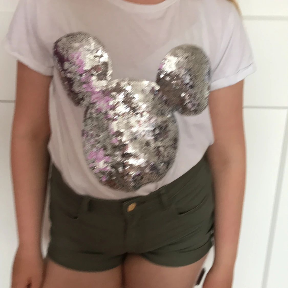 Vit tröja med Mickey Mouse i strl XS - 90