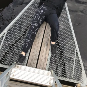 Joggers  - Asballa joggers som Görs på beställning i valfri storlek. Köpare står för spårbar frakt. Kan även beställas i andra modeller/plagg/färg 