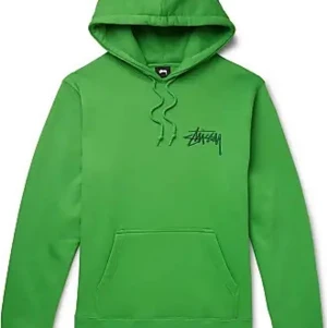 Hoodie  - Grön hoodie från Stüssy men köpt på Urban outfiters, endast använd ett fåtal gånger. Kontakta mig för fler bilder eller frågor🥰 Budgivning sker under annonsen