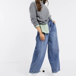 Vida jeans reclaimed vintage  - Jeans från märkets reclaimed vintage från asos. Oanvända endast provade. Slutsålda på asos. Säljer pågrund av fel storlek. Pris kan diskuteras vid snabb affär 