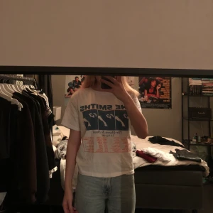 The smiths tshirt, strl M - The smiths tshirt. Strl M men sitter som en S. Ursprungspris ca 150. Pris kan diskuteras