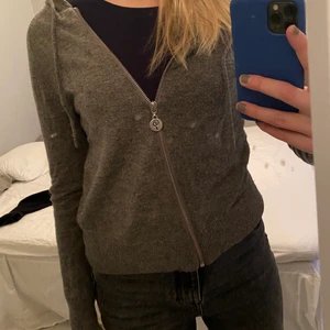 Kashmir kofta - Säljer min jätte fina kashmir blandad kofta från edblad, fint skick inga hål eller något!💗💗