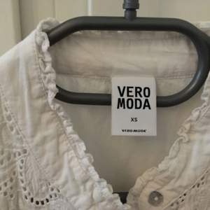 Used white vero moda blouse