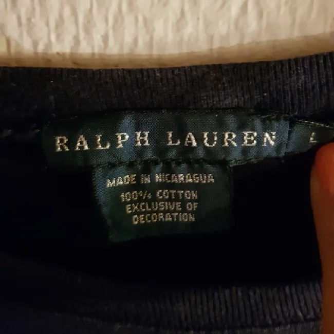 mörk blå Ralph Lauren tröja . Skjortor.