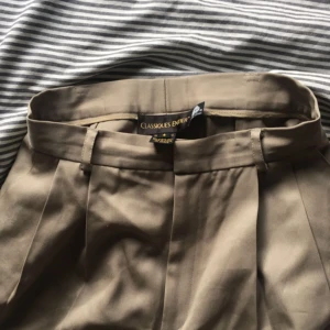  - Hej! Lägger ut den här annonsen igen!! Det var otroligt många som kontaktade mig angående att de ville ha fler bilder, så här har ni! Först i kvarn! Köpare står för frakt 💕