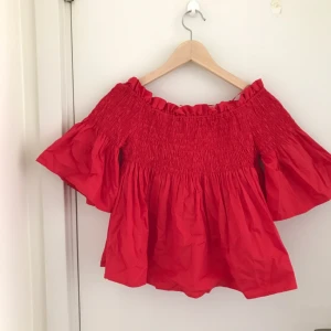  - Har bara haft den 1 gång på Disneyland, väldigt fin och ny. 