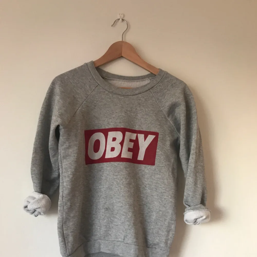 Tröja obey. Hoodies.