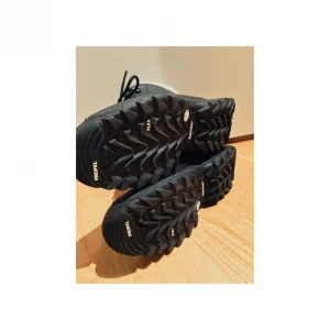  - Som nya! Använda endast en gång eftersom de är för små för mig. 🌸