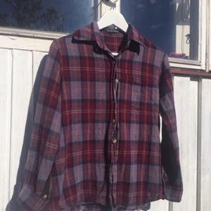  - Flannelskjorta från Brandy Melville, sitter som strl XS :-)