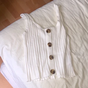 Sååå fint linne ifrån nakd!  - Detta linne är så skönt! Storleken är ungefär xs/s. Är ifrån nakd och säljs på grund av garderobsrensning!