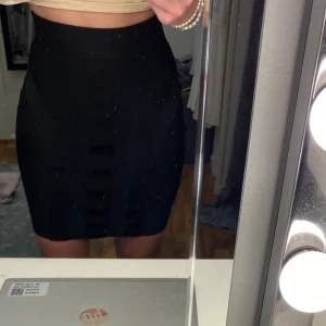 Superfin Kjol från bikbok - Fint skick och har en perfekt passform. 120kr plus frakt 