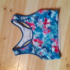 Super bra skick - Jätte snygg och skön! Allt tvättas noga innan jag skickar!!! 