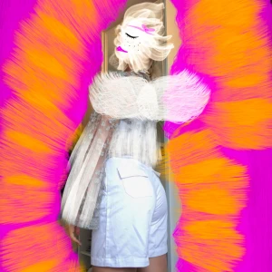 Vita shorts i strl S - Fina vita shorts som knappt använts söker nytt hem:)