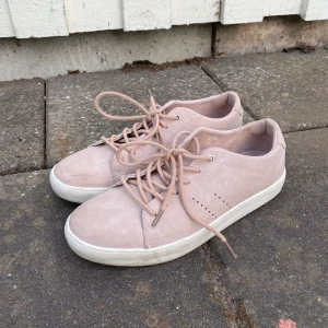 Skor - Snygga rosa skor. Kan mötas i Jönköping eller skicka 🤍