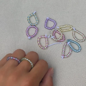 Handgjorda ringar - Handgjorda ringar i olika färger, superfina och stretchiga så de passar alla storlekar!💗💚💙🧡💛 finns i färgerna: rosa, blå, grön, lila, orange och gul. Säljer även armband i dessa färger för 30kr/st. Fri frakt