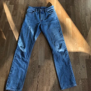 Jeans - Jeans från Weekday i modellen Line! Det ser ut som att det är en annan färg på andra bilden, men det är bara ljuset!:)  