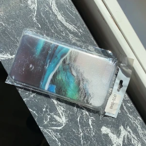 Skal till iphone 7 plus - Aldrig använt. Säljer eftersom jag köpte till fel mobil. Är i silikon.