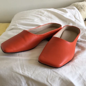 Square toe leather ballerina shoes  - Super snygga ballerina skor från COS, skorna är i äkta läder och aldrig använda. Säljs på grund av fel storlek, original priset var 1150kr jag säljer de för 750kr! 