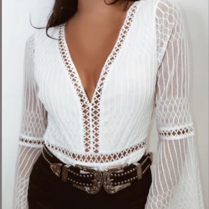 Spetsbody  - Säljer denna fina bodyn, helt inplastad (inte ens öppnad). Storlek S, Hör av er vid frågor 💋