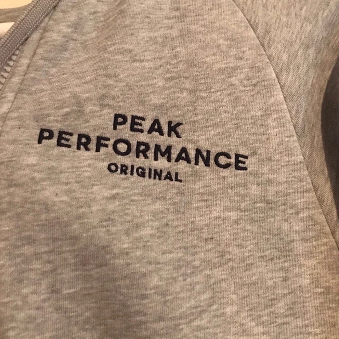 peak performance hoodie - 90