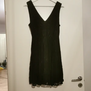 Klänning - Klänning strl M. 40kr + frakt 